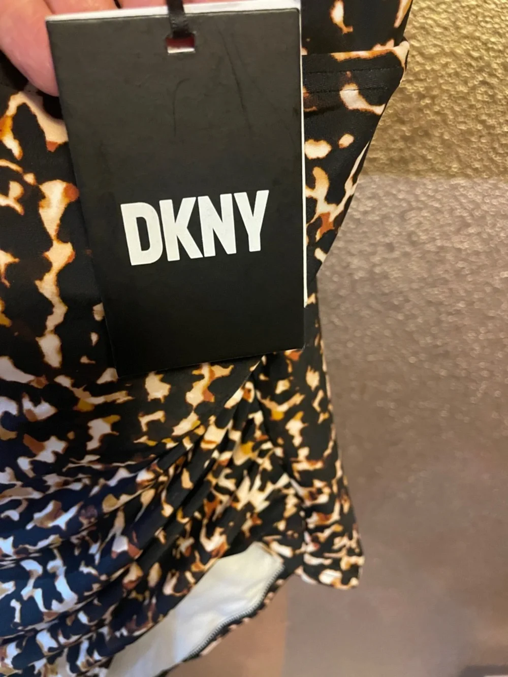 DKNY ONE-PIECE SWIMSUIT SIZE 16 ANIMAL PRINT, RUFFLE STRAPS UPF 50+ - Picture 2 of 10